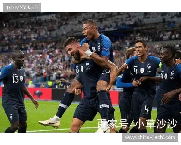 埃门与赫拉克勒斯的激烈对决揭示足球战术与团队合作的重要性